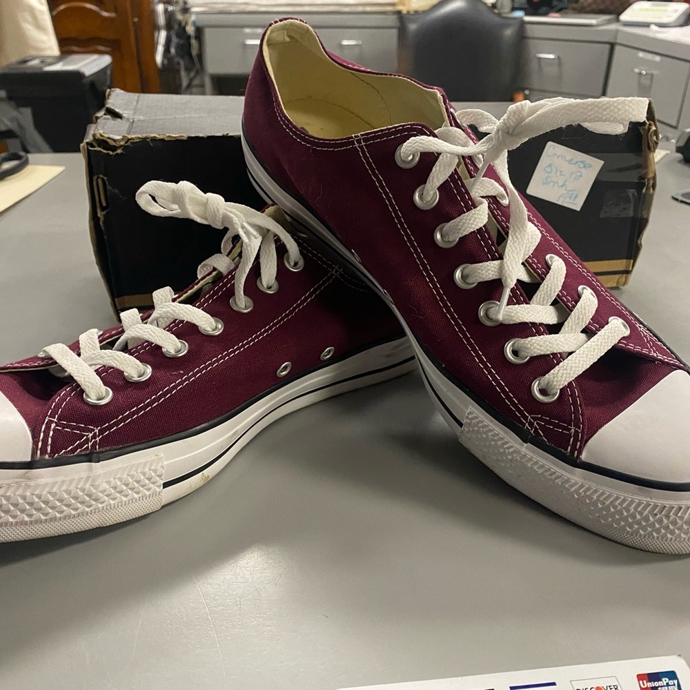 Converse “Chuck Taylor” burgandy size 12 new with box